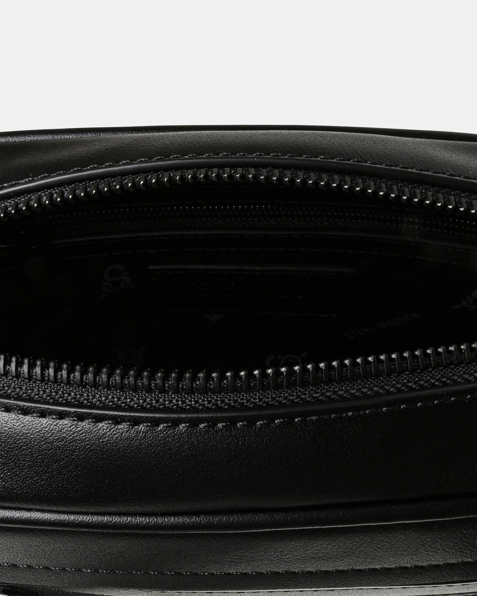 BAIZE BLACK BLACK
