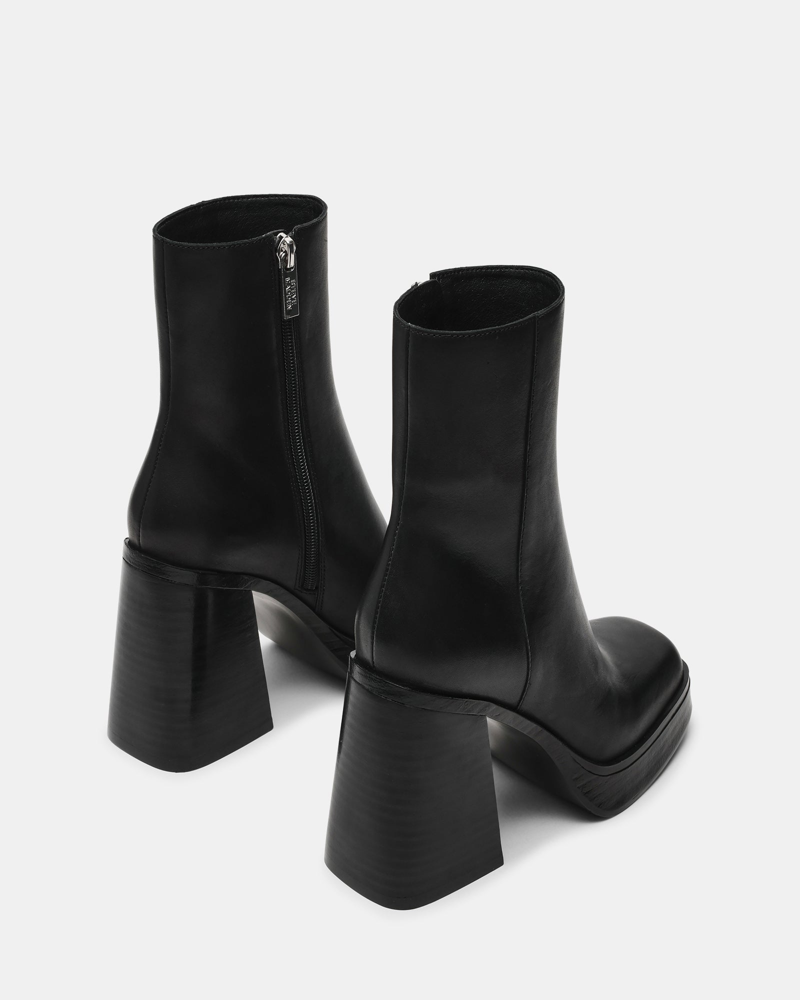 ATTUNED BLACK LEATHER