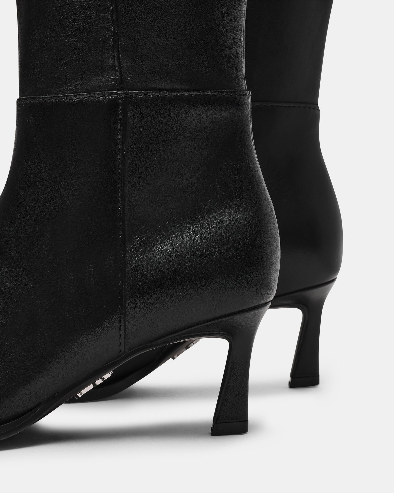 LUCID BLACK LEATHER