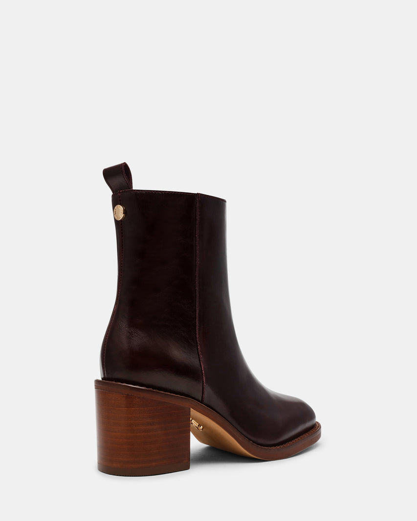 SLENDER BROWN LEATHER